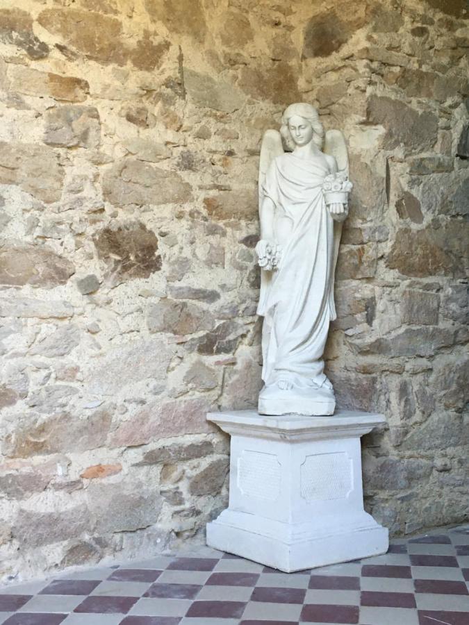 Château de Villeneuve - Montolieu Extérieur photo