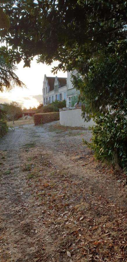 Château de Villeneuve - Montolieu Extérieur photo